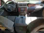 2009 Chevrolet Suburban 1LT z VIN 1GNFC26019R240260, wystawiony jako Copart lot #73403784 z przebiegiem 225 572 mil mil oraz Szkoda całkowita • Salvage title. Historia ofert i sprzedaży dostępna na DreamBid. Obrazek 8.