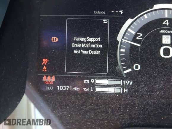 2024 Toyota Tundra Limited z VIN 5TFWA5DB9RX161273, wystawiony jako IAAI lot #41676655 z przebiegiem 10 371 mil mil oraz . Historia ofert i sprzedaży dostępna na DreamBid. Obrazek 7.