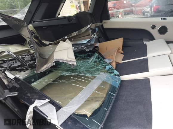 2022 Land Rover Range Rover Sport HST with VIN SALWS2RUXNA205731, listed as a IAAI auction lot 42613333 with 32,845 mi miles and . Bid and sale history available at DreamBid. Image 8.