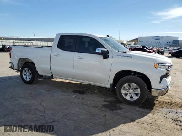 2024 Chevrolet Silverado 1500 LT with VIN 1GCRACED4RZ342626, listed as a Copart auction lot 82195084 with 6,314 mi miles and Salvage title. Bid and sale history available at DreamBid. Image 4.