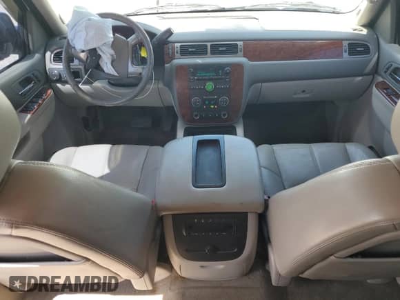 2013 Chevrolet Tahoe LT with VIN 1GNSCBE00DR216203, listed as a Copart auction lot 80108465 with 211,264 mi miles and Salvage title. Bid and sale history available at DreamBid. Image 8.