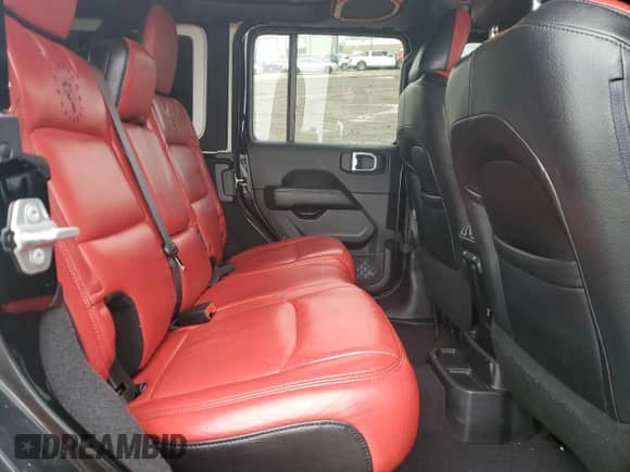 2021 Jeep Wrangler Unlimited Sahara Altitude z VIN 1C4HJXEG4MW731421, wystawiony jako Copart lot #54960915 z przebiegiem 105 243 mil mil oraz Szkoda całkowita • Salvage title. Historia ofert i sprzedaży dostępna na DreamBid. Obrazek 10.