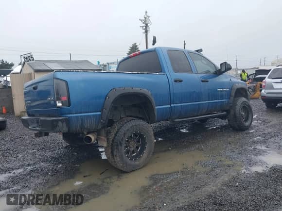2003 Dodge 2500 ST z VIN 3D7KU28623G702683, wystawiony jako IAAI lot #41852182 z przebiegiem 263 449 mil mil oraz . Historia ofert i sprzedaży dostępna na DreamBid. Obrazek 4.