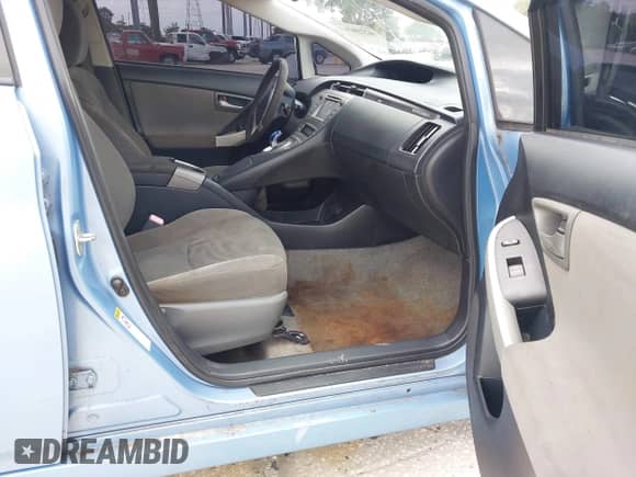 2013 Toyota Prius with VIN JTDKN3DP8D3047820, listed as a IAAI auction lot 42738243 with 136,052 mi miles and . Bid and sale history available at DreamBid. Image 5.