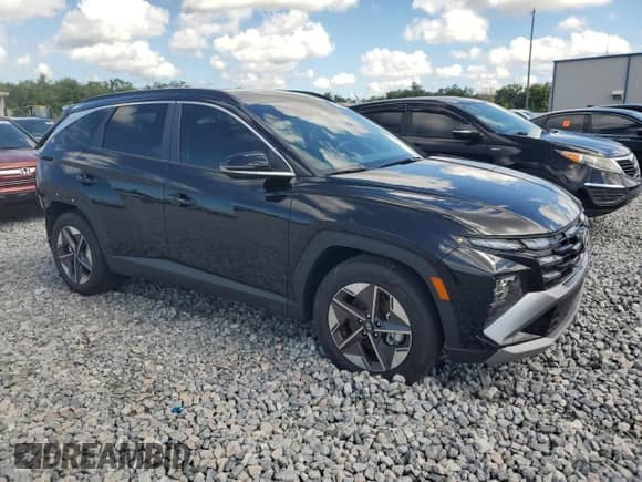 2025 Hyundai Tucson SEL Convenience with VIN 3KMJC3DE8SE018045, listed as a Copart auction lot 65944465 with 879 mi miles and Salvage title. Bid and sale history available at DreamBid. Image 4.