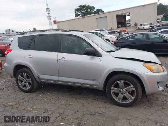 2009 Toyota RAV4 Sport with VIN JTMZF32V79D012099, listed as a IAAI auction lot 43092748 with 174,547 mi miles and . Bid and sale history available at DreamBid. Image 13.