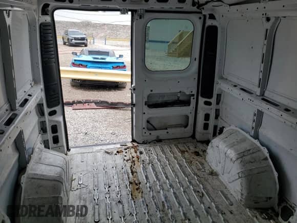 2019 Ram ProMaster Cargo z VIN 3C6TRVAG9KE506875, wystawiony jako Copart lot #60240635 z przebiegiem Nie podano mil oraz Szkoda całkowita • Salvage title. Historia ofert i sprzedaży dostępna na DreamBid. Obrazek 10.