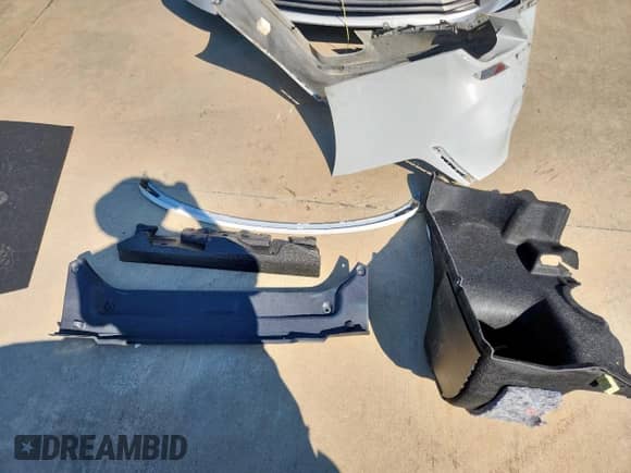 2023 Toyota Camry SE z VIN 4T1G11AK1PU099878, wystawiony jako Copart lot #81935255 z przebiegiem 59 629 mil mil oraz Szkoda całkowita • Salvage title. Historia ofert i sprzedaży dostępna na DreamBid. Obrazek 12.