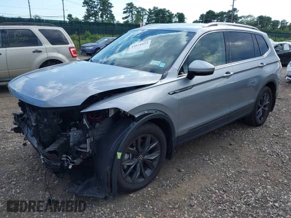 2024 Volkswagen Tiguan SE с VIN 3VV2B7AX3RM137808, выставлен на аукционе IAAI как лот 43074423 с пробегом 14 204 миль миль и . История ставок и продаж доступна на DreamBid. Изображение 20.