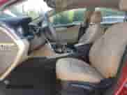 2015 Hyundai Sonata z VIN KMHEC4A43FA128379, wystawiony jako Copart lot #67488595 z przebiegiem 106 085 mil mil oraz Szkoda całkowita • Salvage title. Historia ofert i sprzedaży dostępna na DreamBid. Obrazek 7.