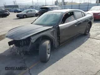 2016 Dodge Charger SXT z VIN 2C3CDXJG4GH216319, wystawiony jako Copart lot #84989965 z przebiegiem Nie podano mil oraz Czysty tytuł • Clean title. Historia ofert i sprzedaży dostępna na DreamBid. Obrazek 1.