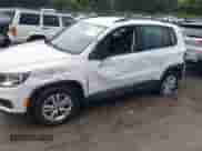 2017 Volkswagen Tiguan S с VIN WVGBV7AX9HK016742, выставлен на аукционе IAAI как лот 43278944 с пробегом 85 243 миль миль и . История ставок и продаж доступна на DreamBid. Изображение 6.