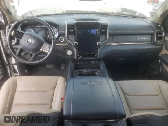 2019 Ram 1500 Limited z VIN 1C6SRFHT8KN692408, wystawiony jako Copart lot #71862275 z przebiegiem 70 139 mil mil oraz Czysty tytuł • Clean title. Historia ofert i sprzedaży dostępna na DreamBid. Obrazek 8.