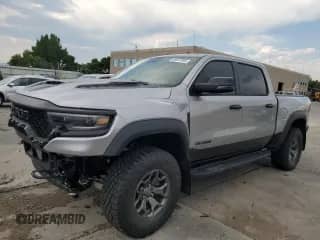 2024 Ram 1500 TRX z VIN 1C6SRFU90RN223530, wystawiony jako Copart lot #68527905 z przebiegiem 10 350 mil mil oraz Szkoda całkowita • Salvage title. Historia ofert i sprzedaży dostępna na DreamBid. Obrazek 1.