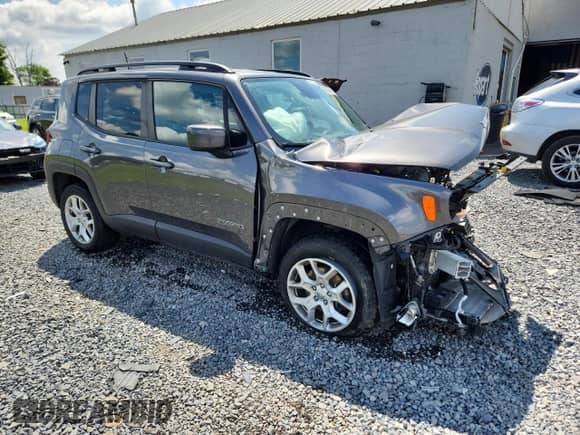2018 Jeep Renegade Latitude with VIN ZACCJBBB4JPJ43840, listed as a Copart auction lot 62208665 with Not provided miles and Salvage title. Bid and sale history available at DreamBid. Image 4.