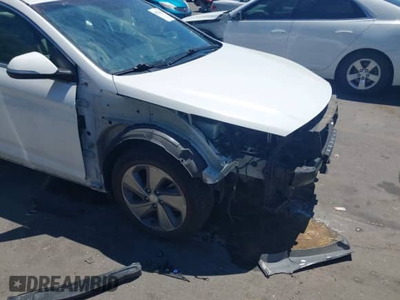 2016 Hyundai Sonata Limited с VIN KMHE34L14GA031888, выставлен на аукционе IAAI как лот 42725649 с пробегом 101 326 миль миль и . История ставок и продаж доступна на DreamBid. Изображение 6.