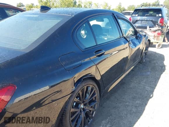 2022 BMW 7 Series 750i xDrive with VIN WBA7U2C01NCK81206, listed as a IAAI auction lot 43116168 with 46,879 mi miles and . Bid and sale history available at DreamBid. Image 18.
