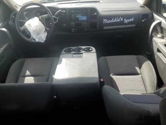 2013 Chevrolet Silverado 1500 LT z VIN 3GCPKSE7XDG331809, wystawiony jako Copart lot #84963945 z przebiegiem 134 567 mil mil oraz Szkoda całkowita • Salvage title. Historia ofert i sprzedaży dostępna na DreamBid. Obrazek 8.