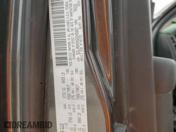 2016 Ram 1500 Express z VIN 3C6JR6AGXGG245667, wystawiony jako Copart lot #46914795 z przebiegiem Nie podano mil oraz Nie do naprawy • Non repairable. Historia ofert i sprzedaży dostępna na DreamBid. Obrazek 14.