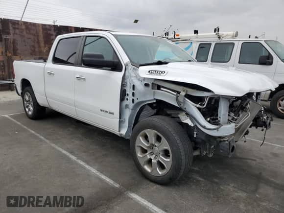 2020 Ram 1500 Big Horn z VIN 1C6SRFMTXLN264427, wystawiony jako Copart lot #58765055 z przebiegiem 79 512 mil mil oraz Szkoda całkowita • Salvage title. Historia ofert i sprzedaży dostępna na DreamBid. Obrazek 4.