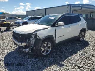 2019 Jeep Compass Limited with VIN 3C4NJCCB2KT772541, listed as a Copart auction lot 82134425 with 135,132 mi miles and Non repairable. Bid and sale history available at DreamBid. Image 1.