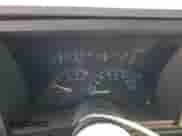 1994 Chevrolet Silverado 2500 z VIN 2GCFK29K0R1183860, wystawiony jako Copart lot #57499835 z przebiegiem 260 302 mil mil oraz Czysty tytuł • Clean title. Historia ofert i sprzedaży dostępna na DreamBid. Obrazek 9.