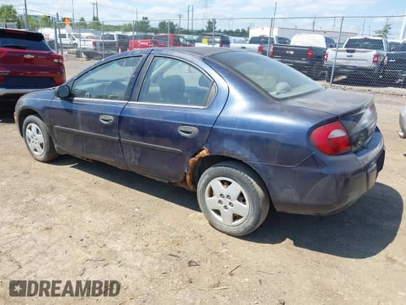 2005 Dodge Neon SE with VIN 1B3ES26C15D207799, listed as a IAAI auction lot 43010155 with 132,181 mi miles and . Bid and sale history available at DreamBid. Image 3.