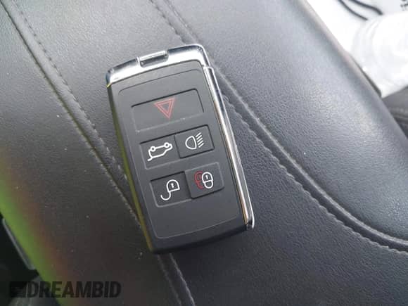 2025 Land Rover Range Rover Sport SE с VIN SAL1P9EU8SA439534, выставлен на аукционе IAAI как лот 42105760 с пробегом 6 223 миль миль и . История ставок и продаж доступна на DreamBid. Изображение 11.