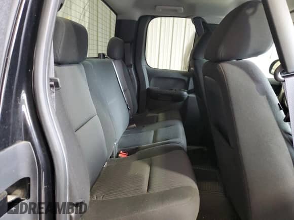 2013 GMC Sierra 1500 SLE z VIN 1GTR2VE78DZ257087, wystawiony jako Copart lot #70910825 z przebiegiem 62 007 mil mil oraz Szkoda całkowita • Salvage title. Historia ofert i sprzedaży dostępna na DreamBid. Obrazek 10.