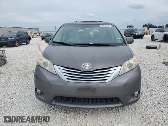 2011 Toyota Sienna Limited with VIN 5TDYK3DCXBS019478, listed as a Copart auction lot 86510125 with 167,024 mi miles and Salvage title. Bid and sale history available at DreamBid. Image 5.