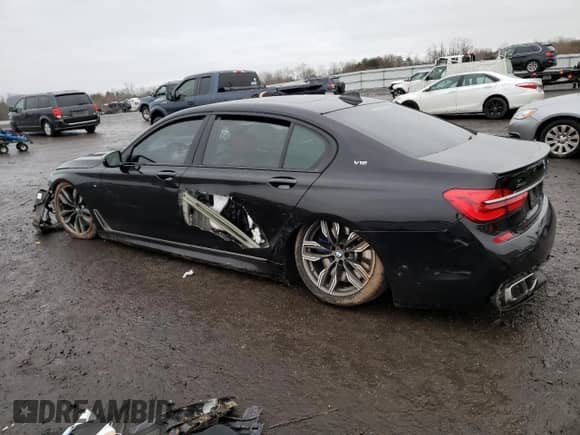 2018 BMW 7 Series M760i xDrive с VIN WBA7H6C58JG614544, выставлен на аукционе Copart как лот 70382702 с пробегом Не указан миль и . История ставок и продаж доступна на DreamBid. Изображение 2.