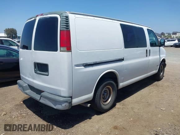 2002 Chevrolet Express с VIN 1GCEG15W821225865, выставлен на аукционе IAAI как лот 42343082 с пробегом 318 658 миль миль и . История ставок и продаж доступна на DreamBid. Изображение 4.