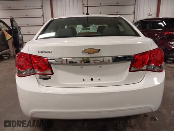 2014 Chevrolet Cruze LS with VIN 1G1PB5SH7E7143110, listed as a IAAI auction lot 42486209 with 92,277 mi miles and . Bid and sale history available at DreamBid. Image 17.