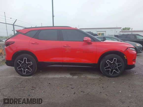 2023 Chevrolet Blazer RS с VIN 3GNKBKRS8PS155103, выставлен на аукционе IAAI как лот 42231530 с пробегом 21 751 миль миль и . История ставок и продаж доступна на DreamBid. Изображение 13.