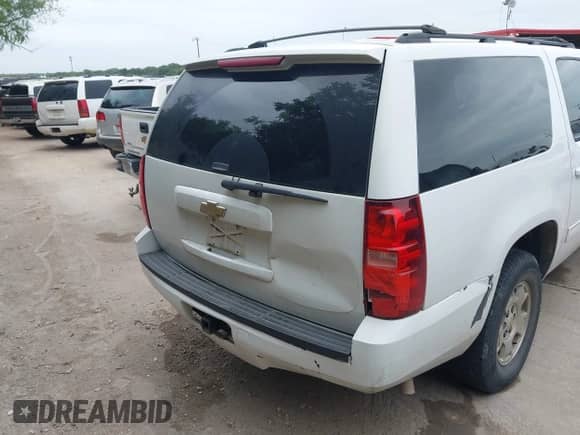 2011 Chevrolet Suburban LS с VIN 1GNSCHE02BR385445, выставлен на аукционе IAAI как лот 42659783 с пробегом 234 583 миль миль и . История ставок и продаж доступна на DreamBid. Изображение 16.