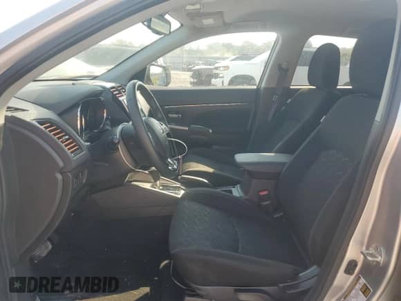 2020 Mitsubishi Outlander SE z VIN JA4AP4AU1LU023187, wystawiony jako Copart lot #80663525 z przebiegiem 49 390 mil mil oraz Szkoda całkowita • Salvage title. Historia ofert i sprzedaży dostępna na DreamBid. Obrazek 7.