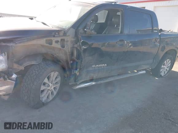 2013 Toyota Tundra Limited с VIN 5TFHW5F19DX313379, выставлен на аукционе IAAI как лот 42240976 с пробегом 164 558 миль миль и . История ставок и продаж доступна на DreamBid. Изображение 6.