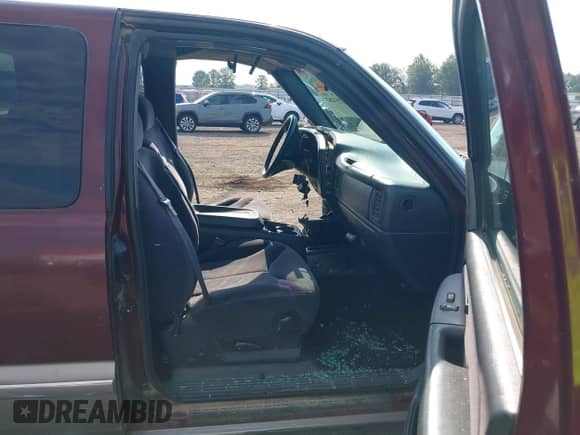 1999 GMC Sierra 1500 SL с VIN 1GTEK19T1XE535029, выставлен на аукционе IAAI как лот 42942267 с пробегом 285 652 миль миль и . История ставок и продаж доступна на DreamBid. Изображение 5.