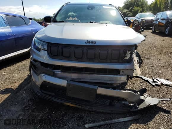 2022 Jeep Compass Altitude с VIN 3C4NJDBB3NT171196, выставлен на аукционе Copart как лот 80867035 с пробегом 126 839 миль миль и Списание • Salvage title. История ставок и продаж доступна на DreamBid. Изображение 5.