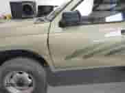 1998 Nissan Frontier z VIN 1N6DD21Y6WC338111, wystawiony jako IAAI lot #42575507 z przebiegiem 177 810 mil mil oraz . Historia ofert i sprzedaży dostępna na DreamBid. Obrazek 6.