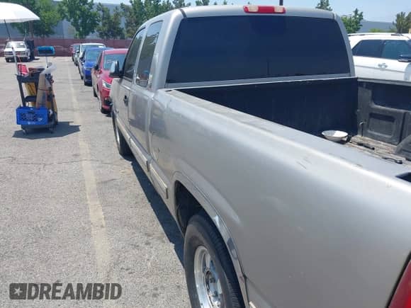 2000 Chevrolet Silverado 1500 LS with VIN 2GCEC19T7Y1175507, listed as a IAAI auction lot 42804455 with 206,403 mi miles and . Bid and sale history available at DreamBid. Image 6.