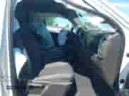 2022 Chevrolet Silverado 1500 LT z VIN 3GCUYDED7NG219036, wystawiony jako IAAI lot #42701074 z przebiegiem 38 283 mil mil oraz . Historia ofert i sprzedaży dostępna na DreamBid. Obrazek 5.