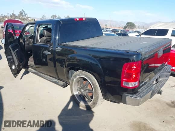 2013 GMC Sierra 1500 with VIN 3GTP1VE74DG211945, listed as a IAAI auction lot 41254964 with 80,909 mi miles and . Bid and sale history available at DreamBid. Image 3.