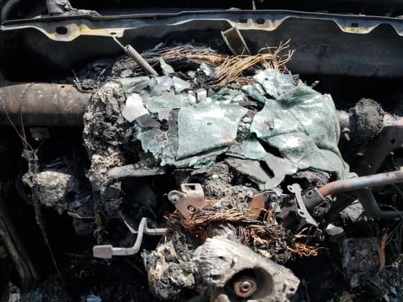 2004 Toyota Tundra SR5 z VIN 5TBBT44104S452083, wystawiony jako Copart lot #62192855 z przebiegiem Nie podano mil oraz Nie do naprawy • Non repairable. Historia ofert i sprzedaży dostępna na DreamBid. Obrazek 9.