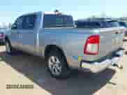 2020 Ram 1500 Big Horn z VIN 1C6RREFG7LN333762, wystawiony jako IAAI lot #42258907 z przebiegiem 51 558 mil mil oraz . Historia ofert i sprzedaży dostępna na DreamBid. Obrazek 3.