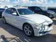 2014 BMW 3 Series 328i z VIN WBA3A5C57EJ464867, wystawiony jako IAAI lot #43334189 z przebiegiem 158 299 mil mil oraz . Historia ofert i sprzedaży dostępna na DreamBid. Obrazek 1.