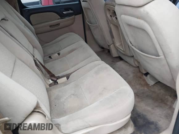 2007 Chevrolet Suburban LTZ z VIN 1GNFC160X7R232116, wystawiony jako IAAI lot #43413153 z przebiegiem Nie podano mil oraz . Historia ofert i sprzedaży dostępna na DreamBid. Obrazek 8.