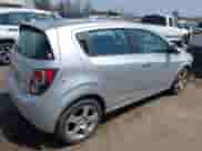 2013 Chevrolet Sonic с VIN 1G1JE6SG5D4172521, выставлен на аукционе IAAI как лот 42168870 с пробегом 190 558 миль миль и . История ставок и продаж доступна на DreamBid. Изображение 4.