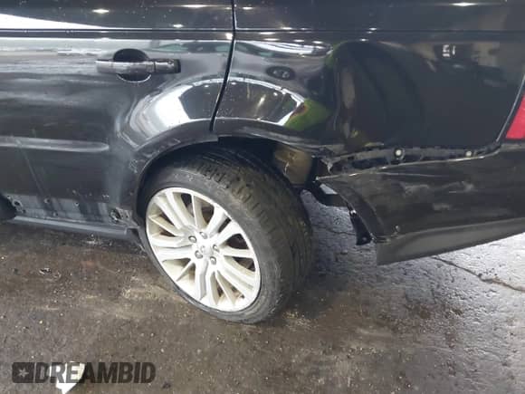 2013 Land Rover Range Rover Sport HSE Lux z VIN SALSK2D45DA770330, wystawiony jako IAAI lot #42507147 z przebiegiem 137 007 mil mil oraz . Historia ofert i sprzedaży dostępna na DreamBid. Obrazek 6.