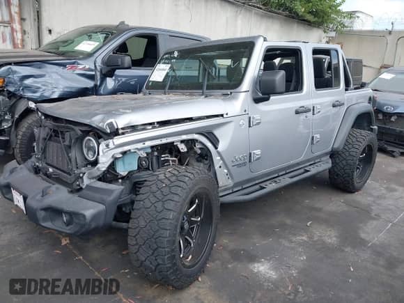 2021 Jeep Wrangler Unlimited 80th Anniversary z VIN 1C4HJXDG8MW519073, wystawiony jako IAAI lot #42666840 z przebiegiem 59 048 mil mil oraz . Historia ofert i sprzedaży dostępna na DreamBid. Obrazek 18.